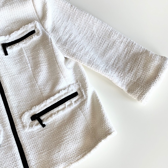 Women suit jacket. - Picture 2 of 8